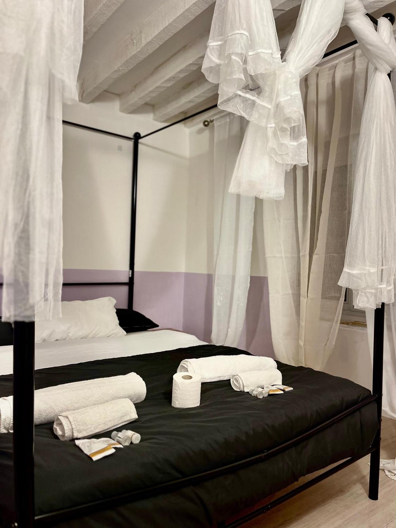 Genova Centro Affittacamere- Bagno In Comune מראה חיצוני תמונה