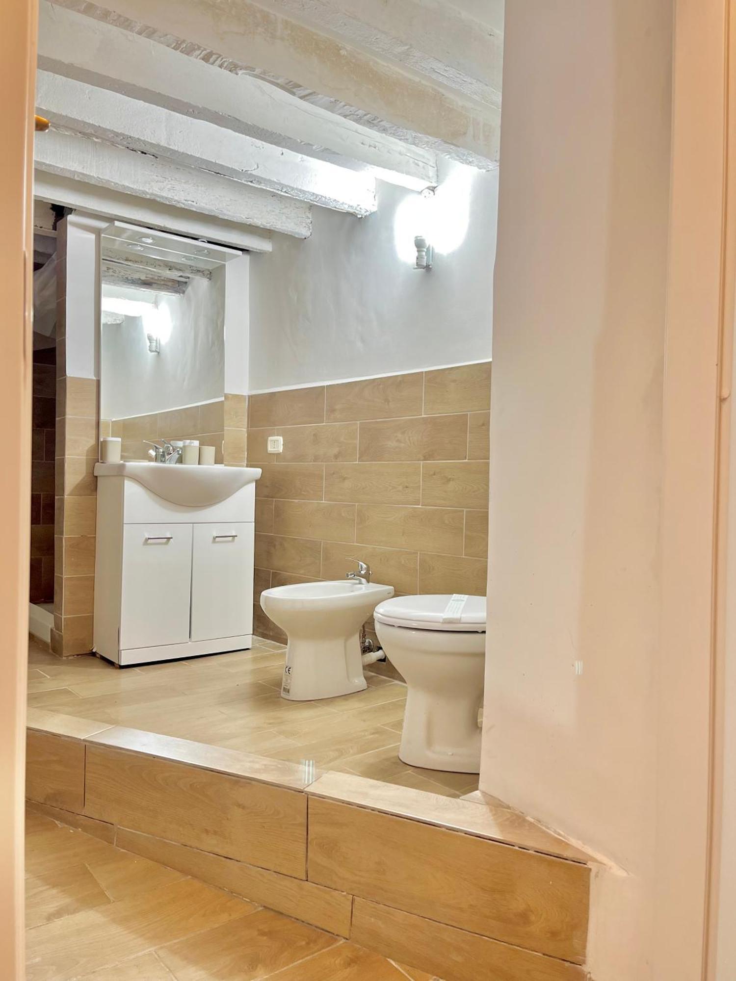 Genova Centro Affittacamere- Bagno In Comune מראה חיצוני תמונה