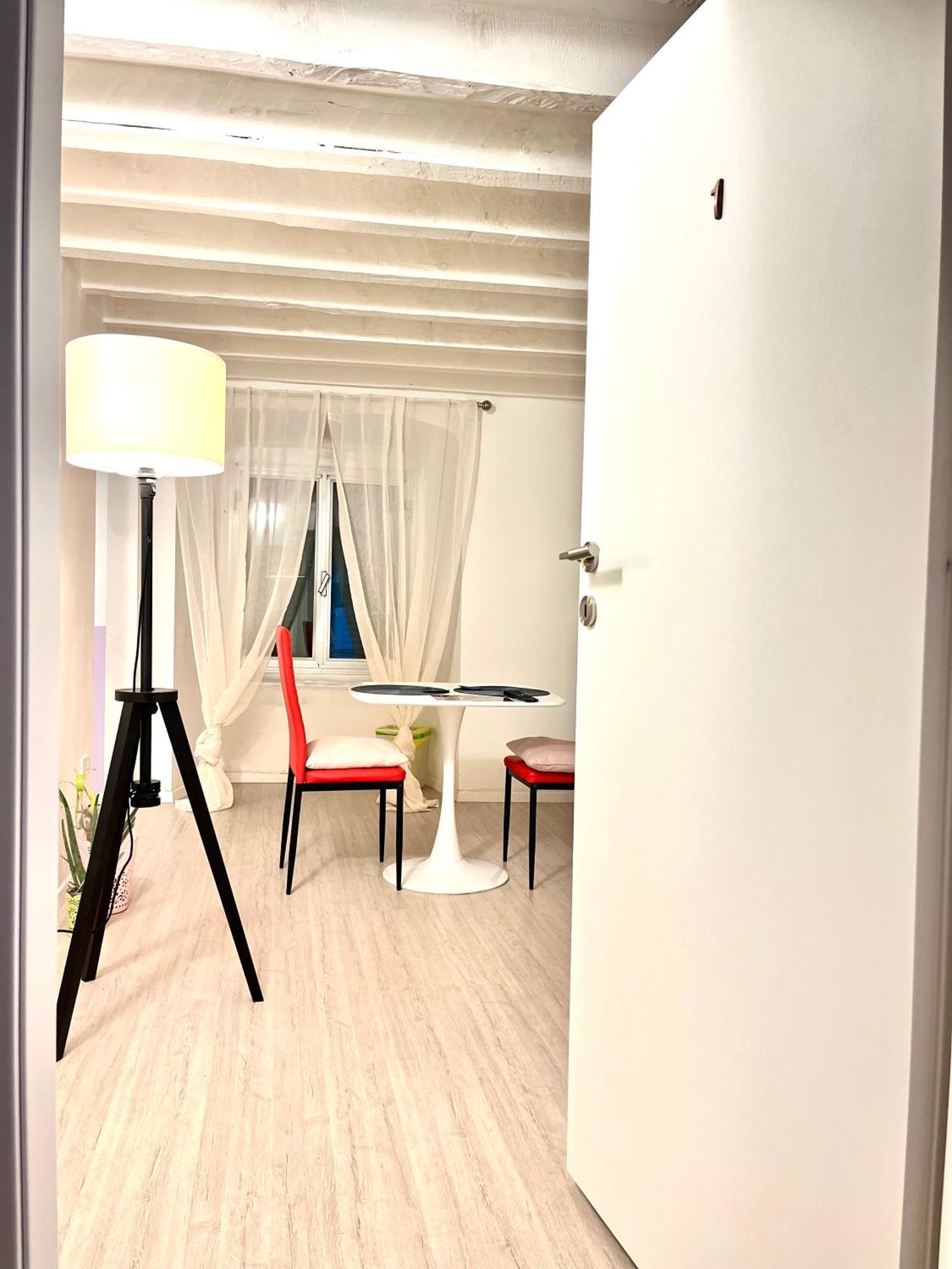 Genova Centro Affittacamere- Bagno In Comune מראה חיצוני תמונה